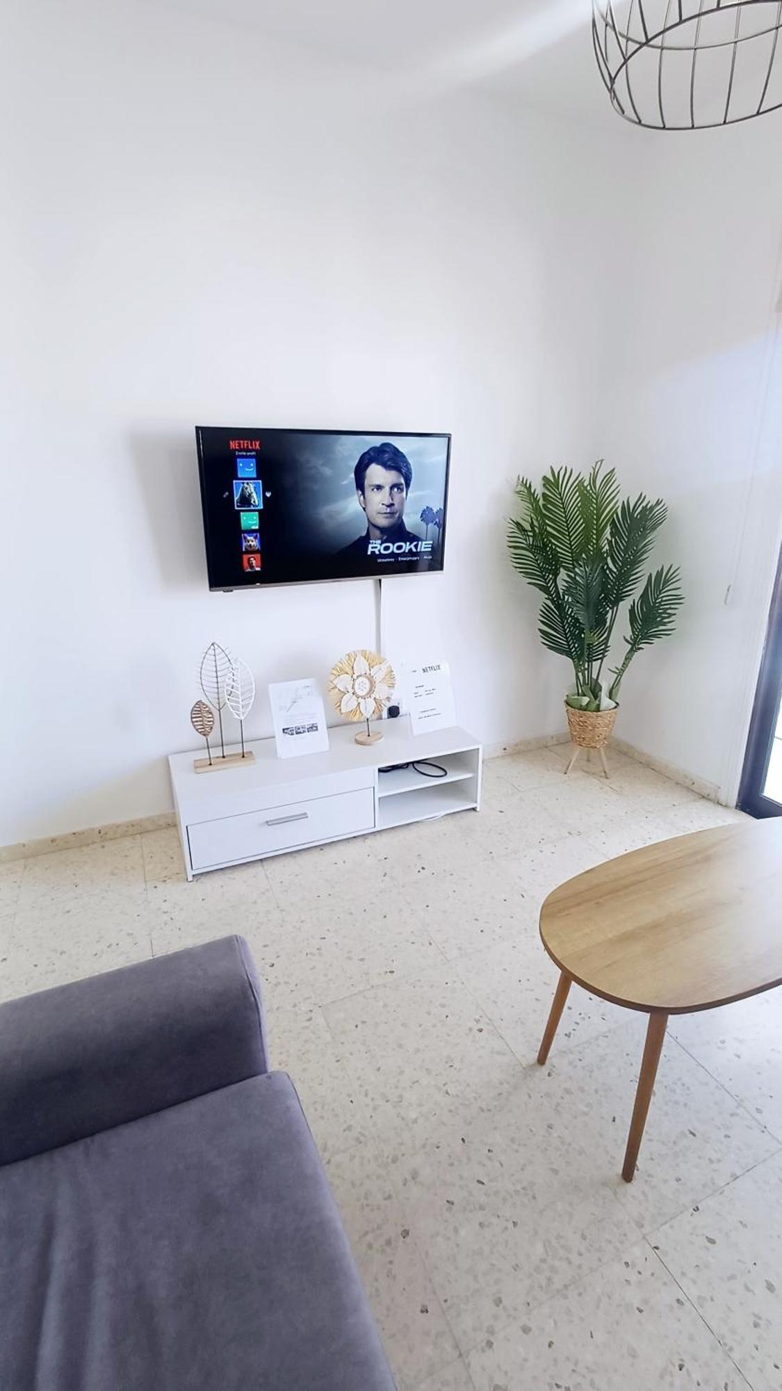Modern 2bd Near Mall- Internet 1gbps Apartment